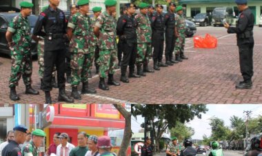 Kodim 0301/Pbr Berbagi Kasih Bersama Brimob Polda Riau Melalui Jumat Berkah.