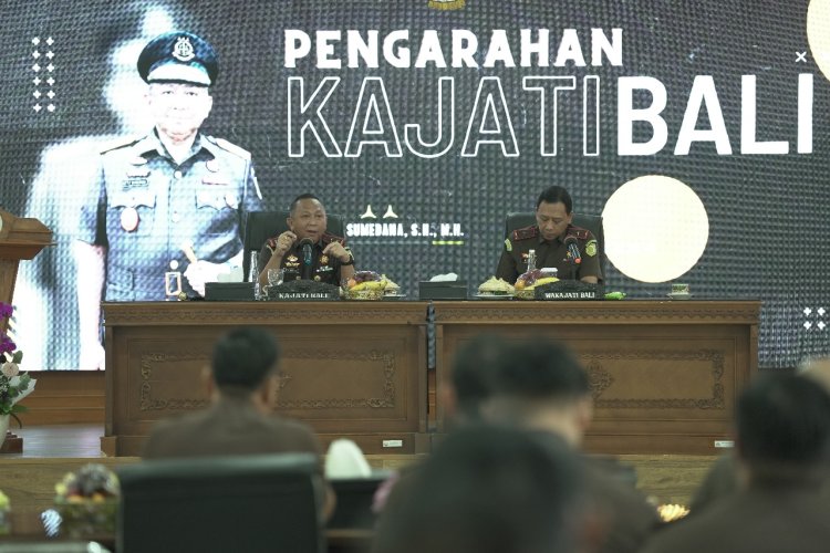 Pengarahan Kajati Bali Dr. Ketut Sumedana: “Membangun Penegakan Hukum dengan Kearifan Lokal”