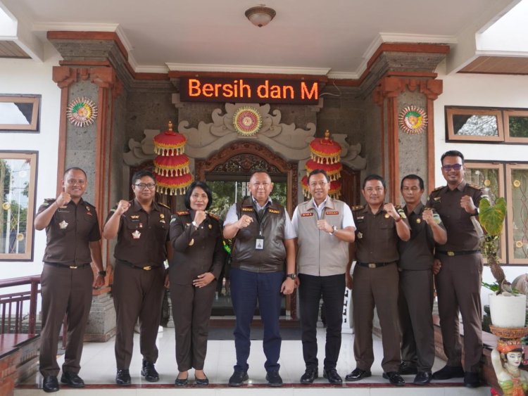 Kajati Bali Dr Ketut Sumedana Melakukan Sidak ke Beberapa Kejaksaan Negeri di Bali