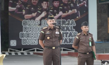 Asisten Pidana Militer Kejaksaan Tinggi Riau Menjadi Penerima Apel Kerja Pagi