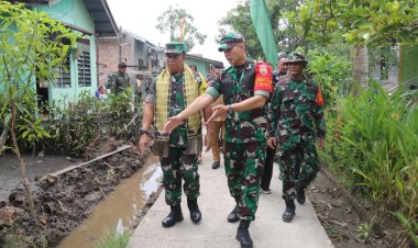 Disambut Tarian Melayu, Tim Wasev TNI Tinjau TMMD ke 120 di Kelurahan Meranti Pandak