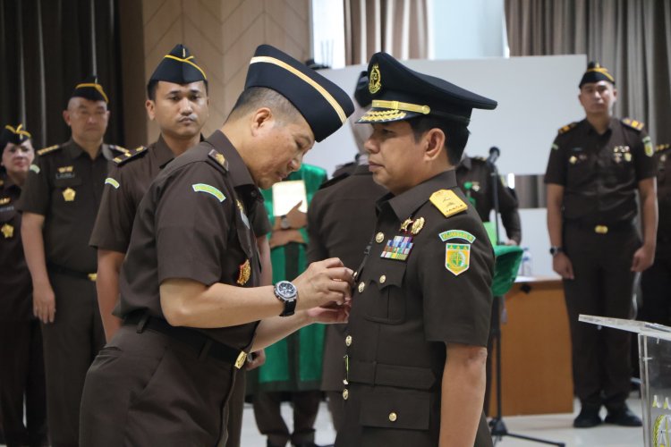 JAM-Pidmil Mayjen TNI Dr. Wahyoedho Indrajit  Melantik Dan Mengambil Sumpah Laksamana Pratama TNI Effendy Maruapey, S.H., M.H. Sebagai Direktur Penindakan