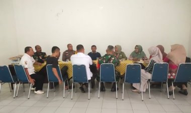 Babinsa Kodim 0301/Pbr Hadiri Musyawarah Kelurahan Tentang Data Masyarakat Miskin