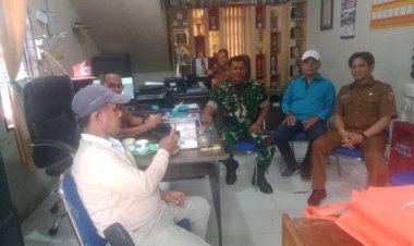 Babinsa Kodim 0310/ Pbr bersama Lurah Laksanakan Komsos Antisipasi Demam Berdarah