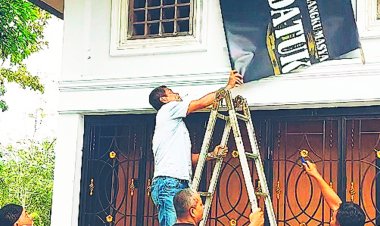 Tegas! Keluarga Besar Kesultanan Siak Copot Atribut Ormas Datuk Bathin Rasul yang Catut Logo Tanpa Izin