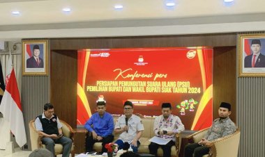 KPU Riau Gelar Konferensi Pers Dalam Persiapan PSU Pemilihan Bupati dan Wakil Bupati Siak 2024
