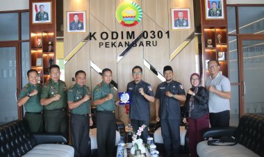 Bantu Sukseskan Pilkada,Bawaslu Beri Piagam Penghargaan Pada Kodim 0301/Pbr