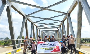Menuju Rantau Kasih: Kapolsek Kampar Kiri Hilir Berbagi di Hari Bhayangkara ke-79