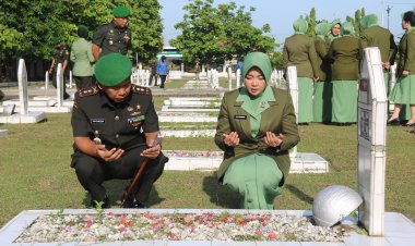 Dandim 0301/Pbr Ikuti Ziarah Rombongan di TMP Kusuma Dharma Peringati HUT ke-75 Kodam I/BB