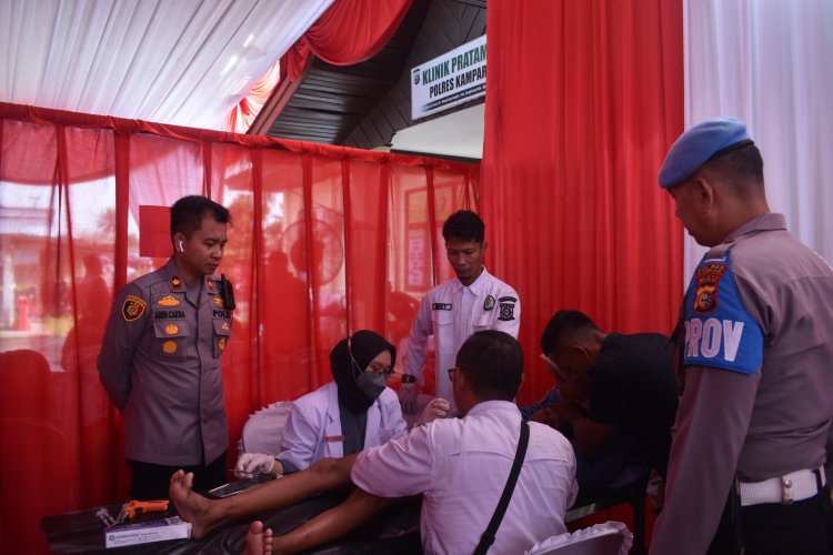 Polres Kampar Berbagi di Hari Bhayangkara ke-79: Donor Darah, Pengobatan Gratis, dan Khitanan Massal  