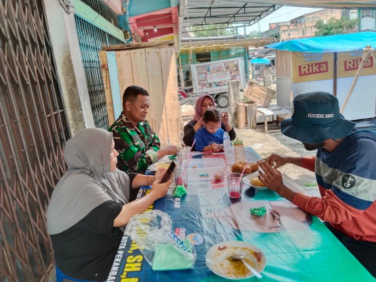 Dukung Ketahanan Ekonomi,Babinsa Kodim 0301/Pbr Laksanakan Komsos Bersama Pelaku UMKM