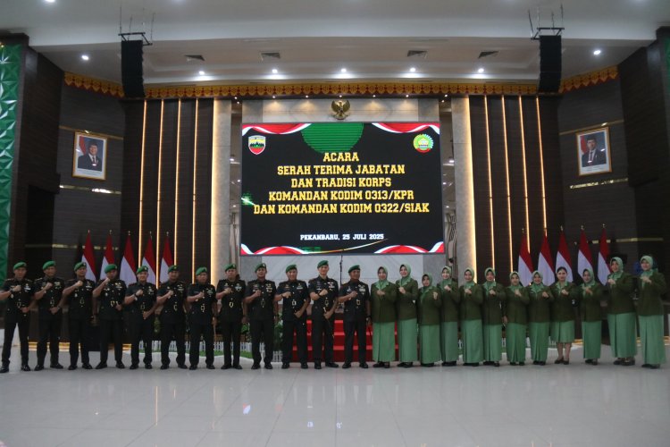 Kehadiran Dandim 0301/Pekanbaru Warnai Sertijab Dua Komandan Kodim di Jajaran Korem 031/WB