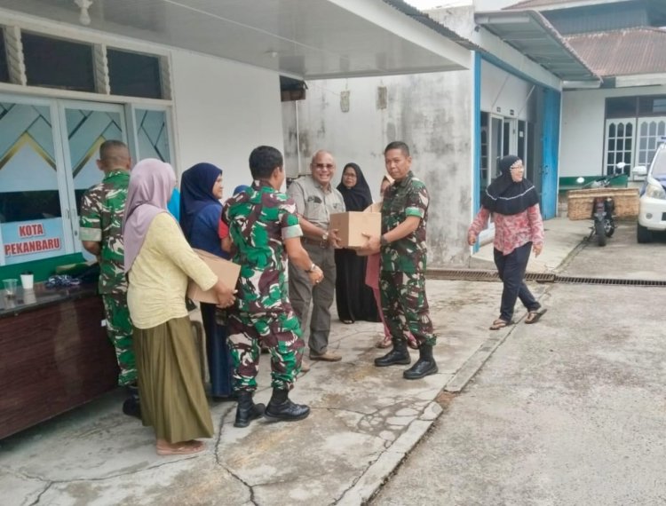 Dandim 0301/Pbr Hadiri Pembagian Sembako dalam Rangka HUT ke-80 TNI