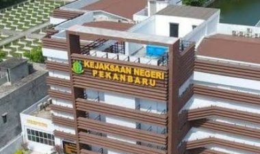 Sahala Sitompul Ditahan Kejari Pekanbaru Dalam Kasus Dugaan Pemalsuan Dokumen dan KDRT
