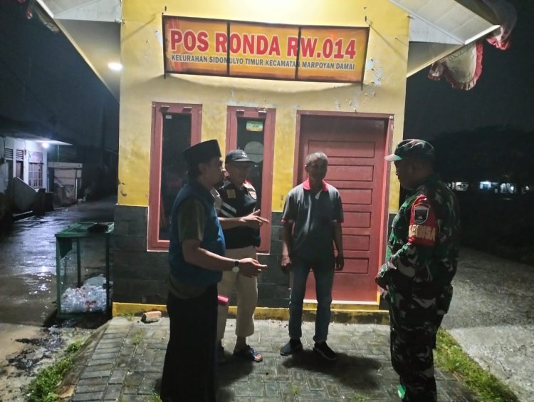 Babinsa Kodim 0301/ Pbr Tingkatkan Kamtibmas Melalui  Patroli dan Komsos