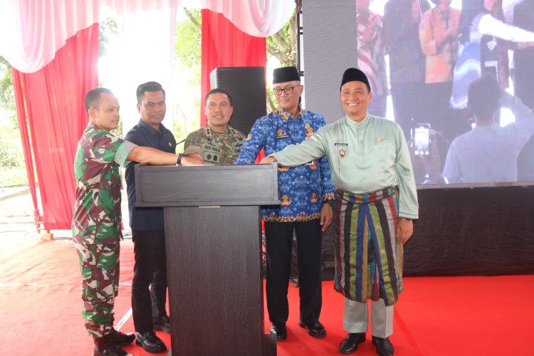 Dandim 0301/Pbr Hadiri Peletakan Batu Pertama Pembangunan 80.000 Gerai Koperasi Desa/Kelurahan Merah Putih