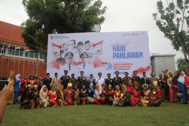 Wakili Dandim 0301/Pbr, Danramil Mayor Suhartono Hadiri Upacara Peringatan Hari Pahlawan ke-80 di Lapangan MPP Pekanbaru