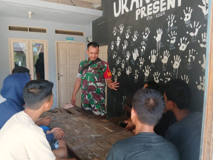 Babinsa Kodim 0301/Pbr Beri Edukasi Bahaya Narkoba kepada Remaja Umban Sari
