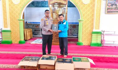 Kapolres Kampar Serahkan 75 Al-Qur'an, Wujud Cinta Polri pada Agama!