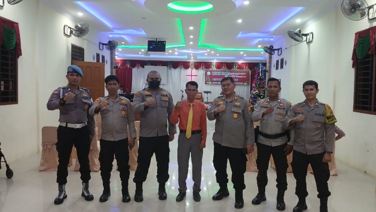 Malam Tahun Baru Khusyuk, Kapolsek Kampar Berikan Rasa Aman, Kapolsek: Polri Siaga, Jaga Kamtibmas!"