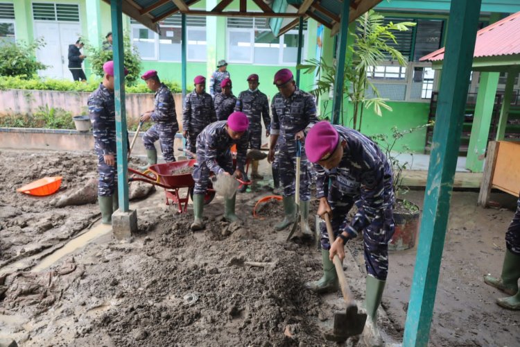 Yonmarhanlan II Dibawah Satgas Gulbencal kodaeral II Terjunkan Prajurit Bersihkan Daerah Maninjau