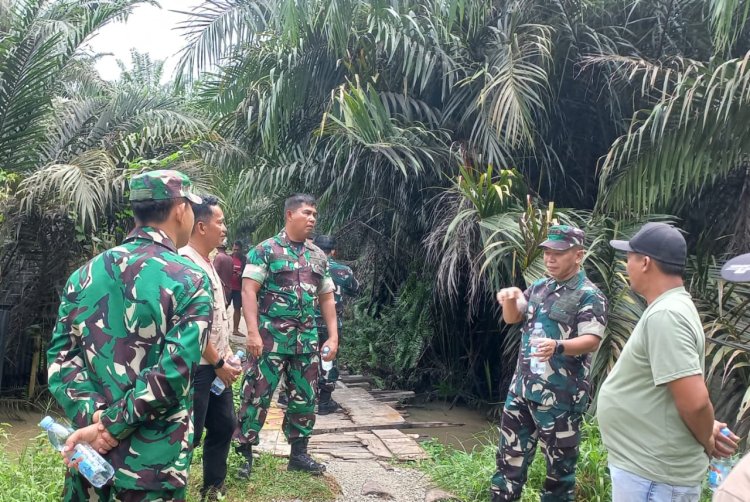 Dandim 0301/Pbr Tinjau Rencana Pembangunan Jembatan Penghubung RT 04 dan RT 06 Kelurahan Agro Wisata