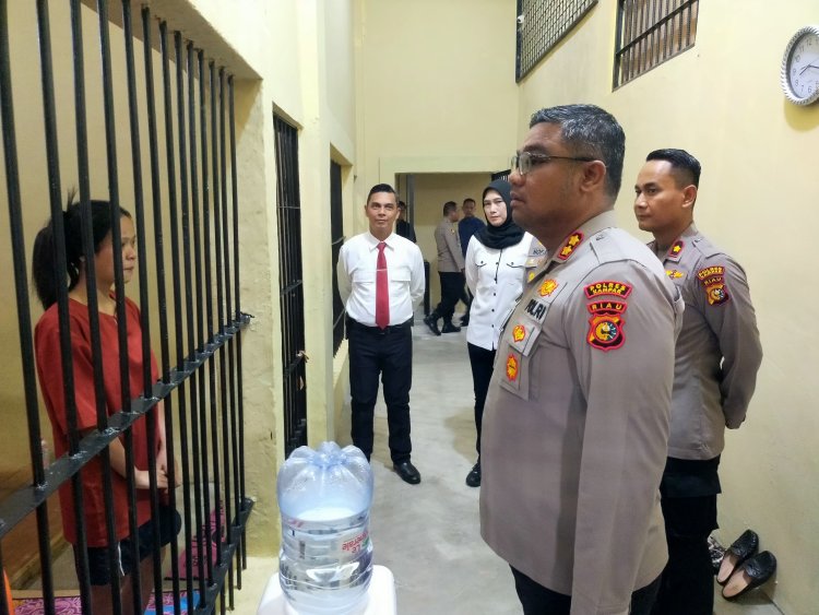 Kapolres Kampar Cek Rutan, 'Kesehatan & Keamanan' Prioritas!"