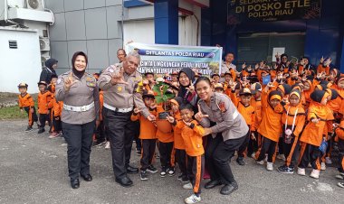Tanamkan Kesadaran Tertib Lalu Lintas Sejak Dini, Ditlantas Polda Riau Gelar Polisi Sahabat Anak dan Green Policing