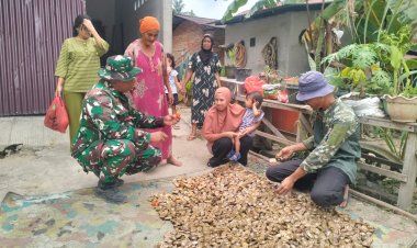 Sentuhan Humanis Satgas TMMD di Tengah Petani Buah Pinang