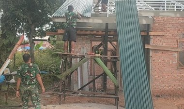 Wujud Kemanunggalan TNI-Rakyat, TMMD ke-127 Kodim 0301/Pekanbaru Rehab RTLH di Tuah Negeri