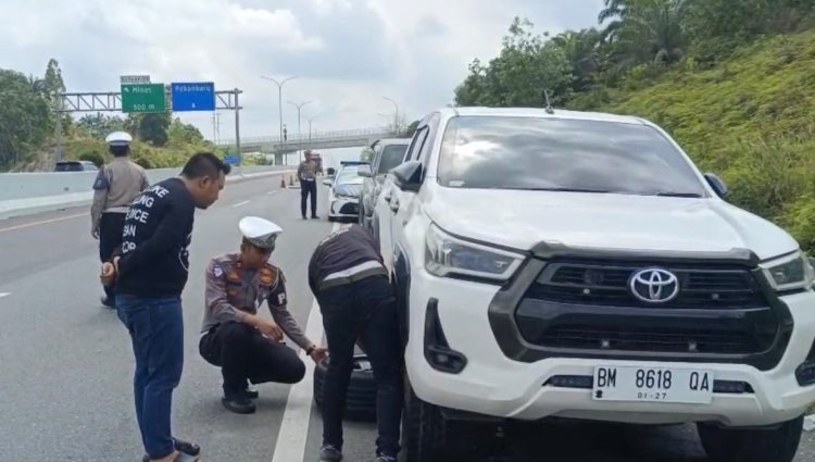 Polantas Menyapa dan Jum’at Barokah, Edukasi Keselamatan dan Green Policing di Tol Permai dalam OPS Keselamatan LK 2026
