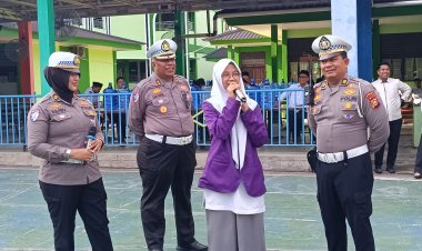 Police Goes To School di MAN 1 Pekanbaru, Ditlantas Polda Riau Tanamkan Budaya Tertib Lalu Lintas dan Peduli Lingkungan