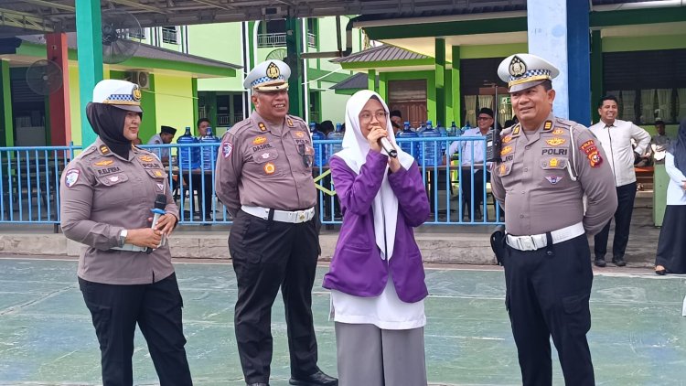 Police Goes To School di MAN 1 Pekanbaru, Ditlantas Polda Riau Tanamkan Budaya Tertib Lalu Lintas dan Peduli Lingkungan