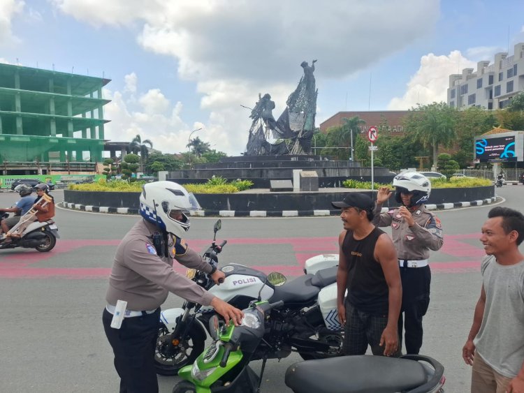 Patroli Beat Ditlantas Polda Riau, Hadir di Jam Rawan Demi Kelancaran Lalu Lintas Pekanbaru