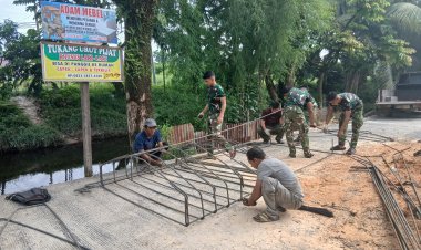 Semangat Kebersamaan Warnai Perakitan Besi Jembatan Garuda Beton di Payung Sekaki