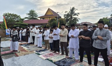 Dandim 0301/Pekanbaru Bersama Forkopimda Kota Pekanbaru Laksanakan Shalat Idul Adha 1447 H