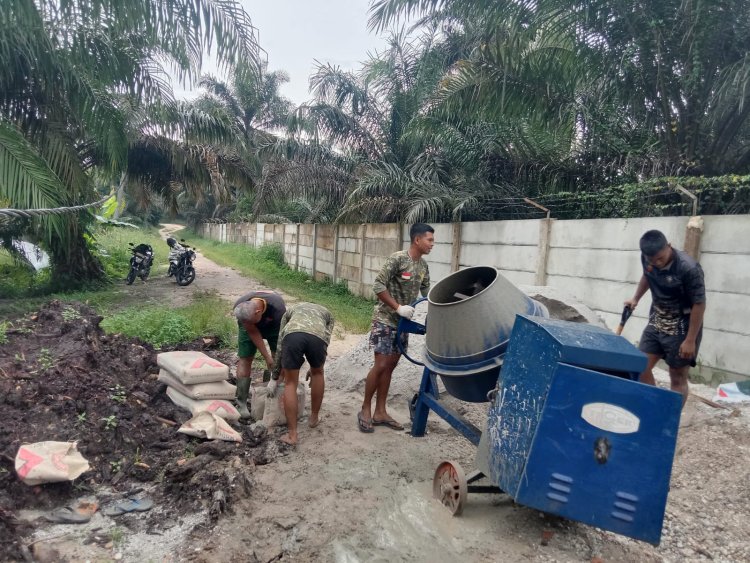 Pengecoran Pondasi Jembatan Garuda Armco Jadi Wujud Kemanunggalan TNI dan Rakyat