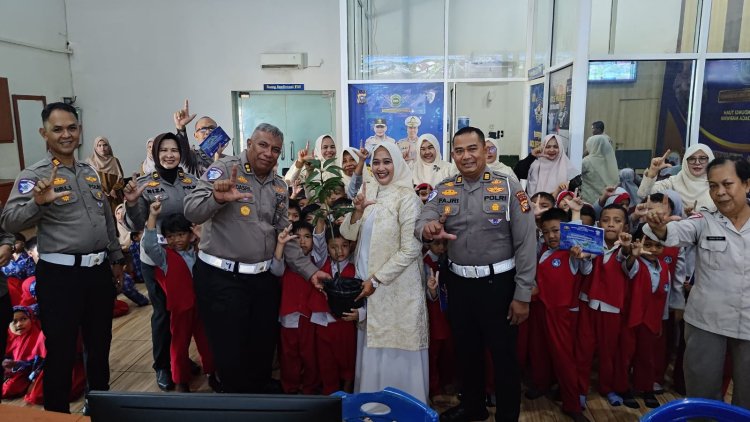 Ditlantas Polda Riau Tanamkan Budaya Tertib Berlalu Lintas dan Peduli Lingkungan Lewat Program POLSANAK dan Green Policing