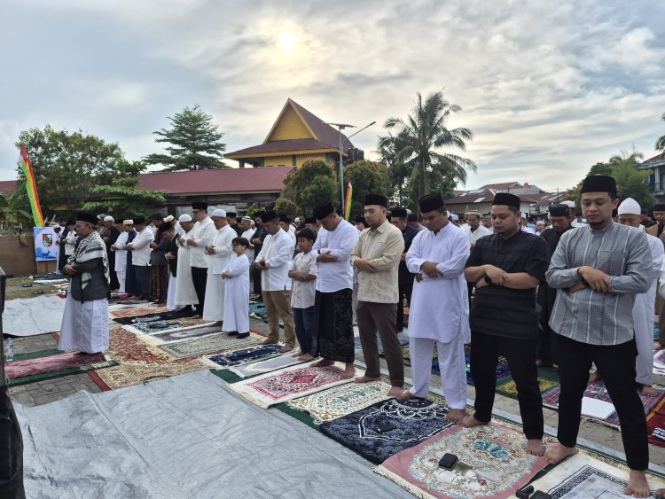 Dandim 0301/Pekanbaru Bersama Forkopimda Kota Pekanbaru Laksanakan Shalat Idul Adha 1447 H