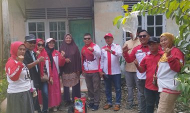 DPD LIRA Pekanbaru Jumat Berbagi Sembako Kepada Warga Di Kelurahan Sidomulyo Barat