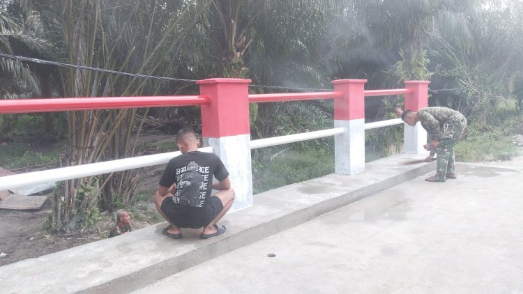 Kodim 0301/Pekanbaru Fokus Tahap Pengecatan Jembatan Garuda Armco Jelang Difungsikan Masyarakat
