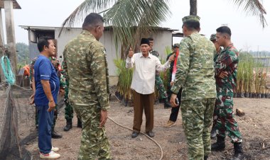Cegah Kebakaran Hutan dan Lahan, Tim Mabes TNI Komsos dengan Warga Pebatuan