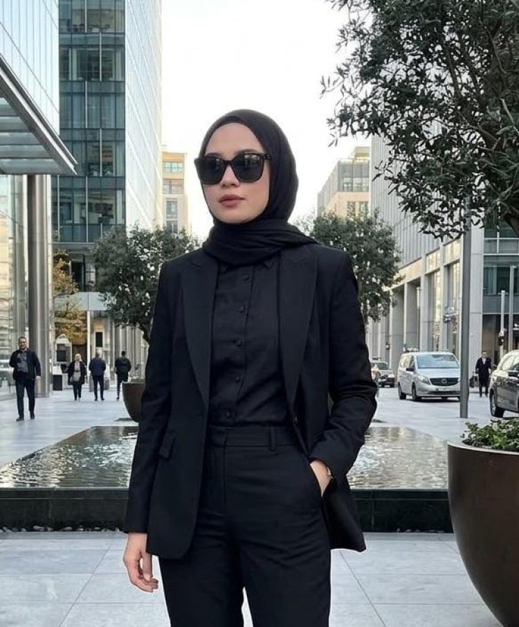 Rika Parlina SH,"Andrew's Party Korbankan Nasib Anak Anak Demi Kejar Keuntungan