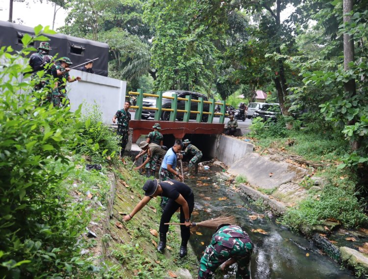 Sambut HUT ke-81 TNI, Kodim 0301/Pekanbaru Gelar Karya Bakti dan Gerakan Peduli Sampah