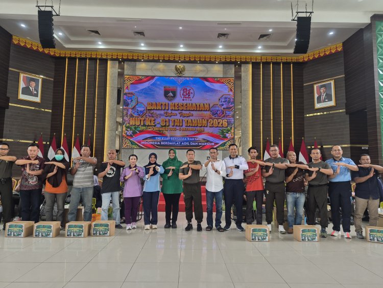Personel Kodim 0301/Pekanbaru Ikuti Donor Darah dan Bakti Kesehatan HUT ke-81 TNI